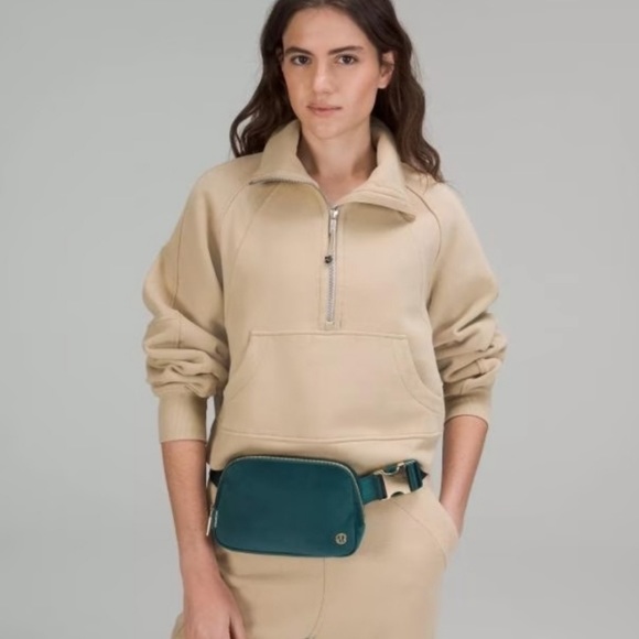 Lululemon Everywhere Belt Bag 1L Velour Jasper Geeen / Gold - Picture 4 of 7